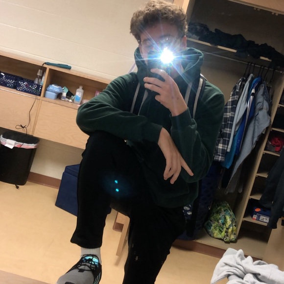 Meet your Posher, Hunter - Picture 1 of 1